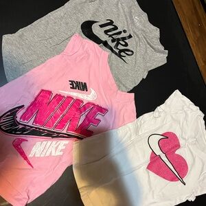 Girls Nike tees size 6